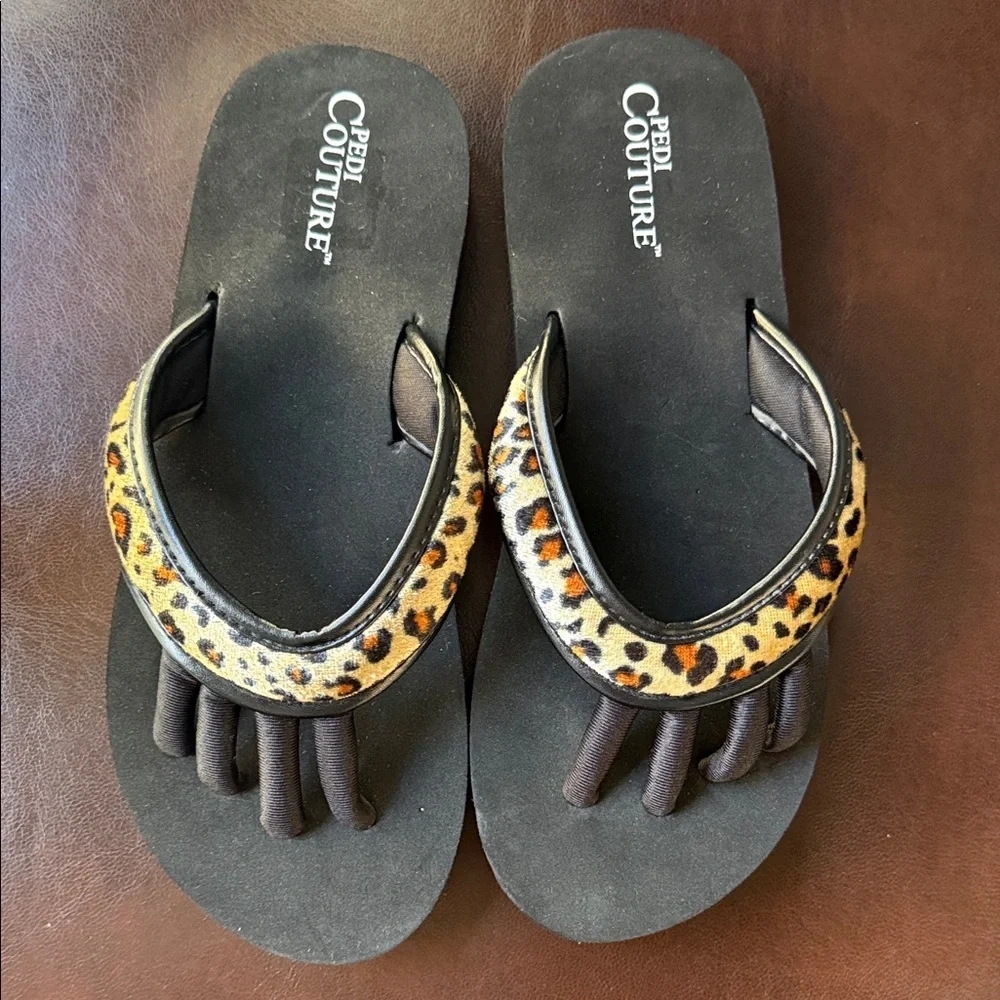 Women's Black Toe-Separator Sandals with Leopard Print Strap